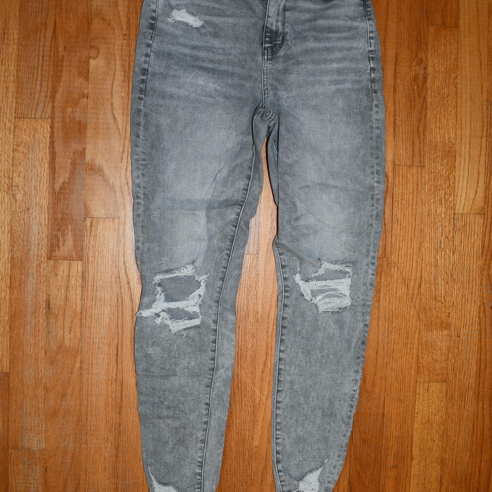 AE Distressed Gray Jeans